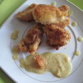 Панирано пилешко с къри сос